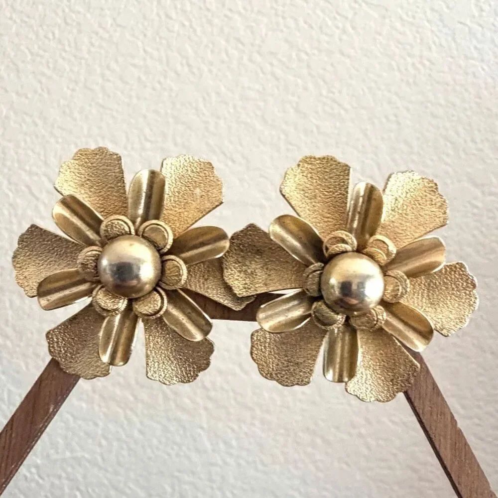 Vintage Emmons Gold Tone Layered Flower Clip-On Earrings